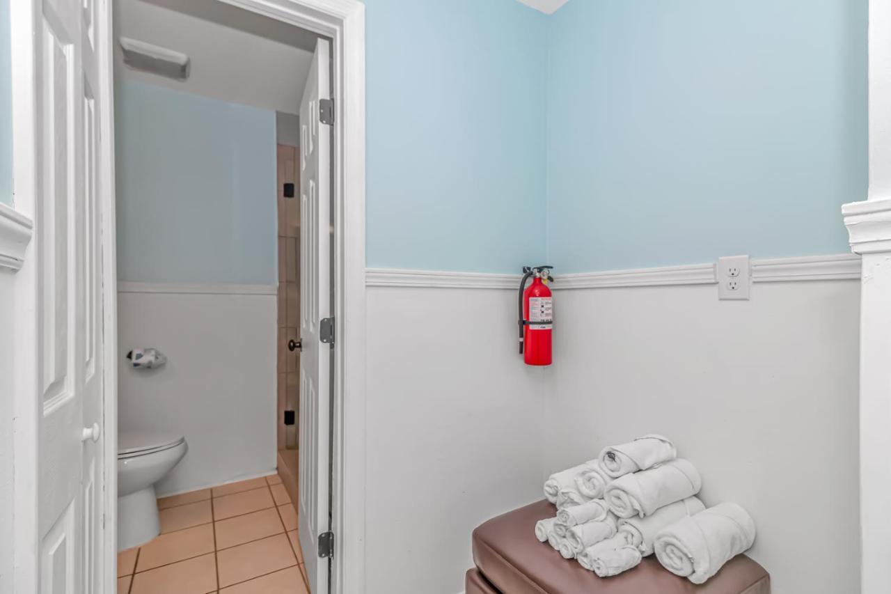 מירטל ביץ' 125 Atlantic Avenue Unit E - Pet Friendly! Walk To The Beach And Pier!1Br -1Ba - Sleeps 2-4 Guests! מראה חיצוני תמונה
