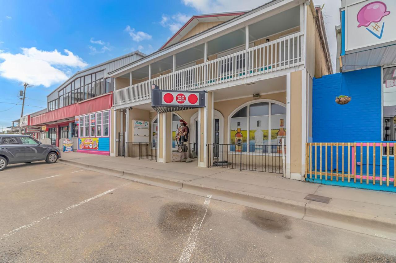 מירטל ביץ' 125 Atlantic Avenue Unit E - Pet Friendly! Walk To The Beach And Pier!1Br -1Ba - Sleeps 2-4 Guests! מראה חיצוני תמונה